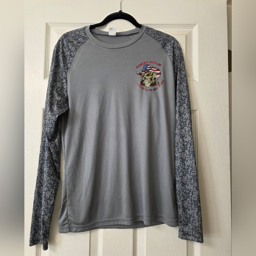 Modern Outlaw Tee with Skull Patch